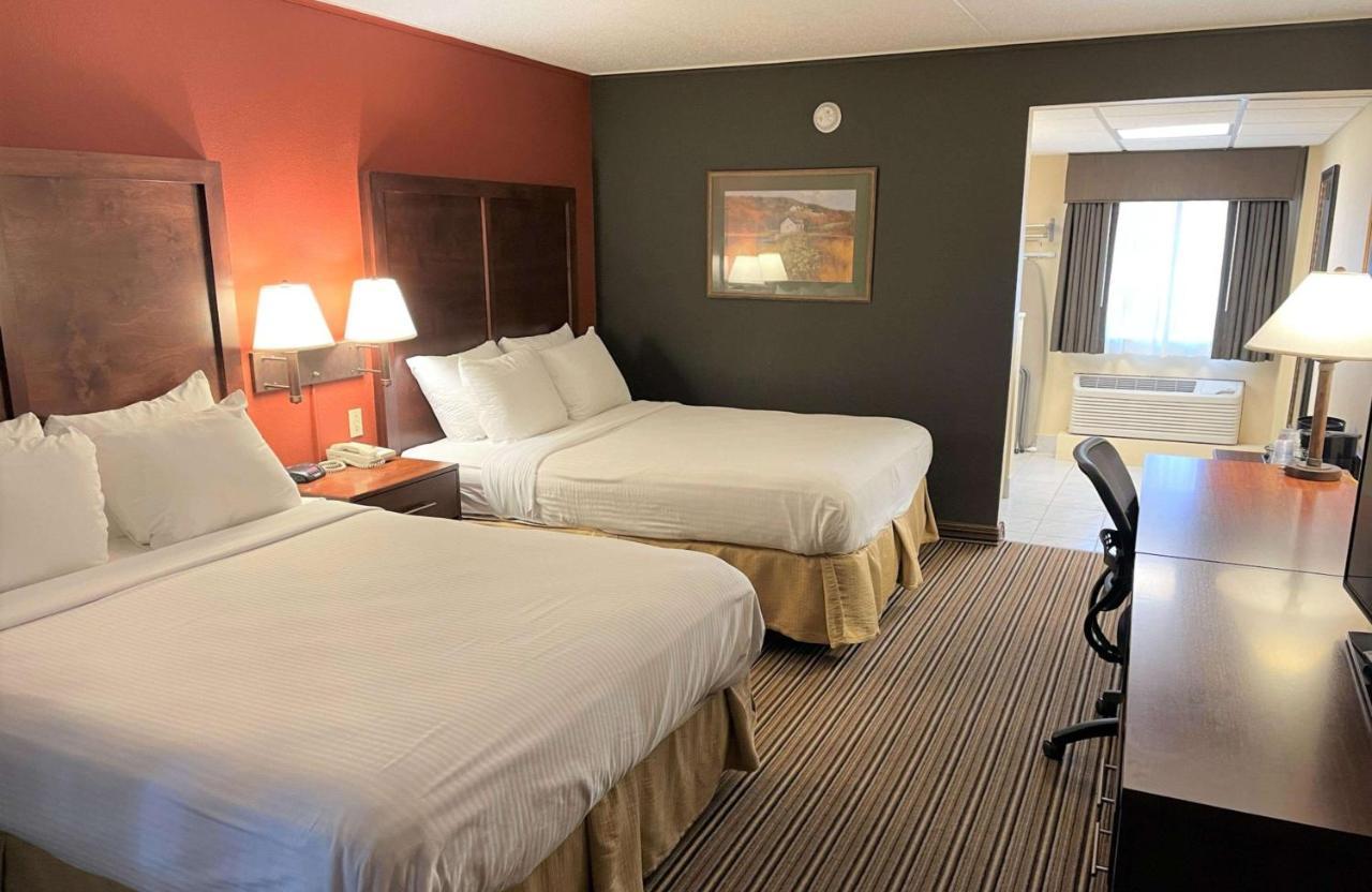 Crossroads Hotel & Event Center Fort Dodge Dış mekan fotoğraf