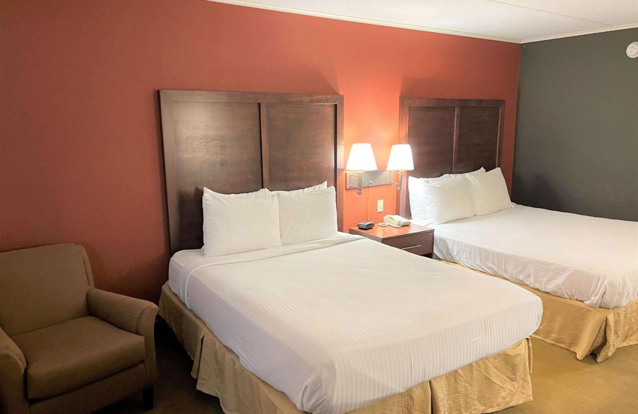 Crossroads Hotel & Event Center Fort Dodge Dış mekan fotoğraf