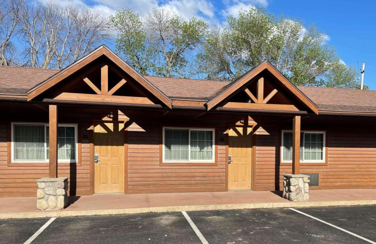 Crossroads Hotel & Event Center Fort Dodge Dış mekan fotoğraf