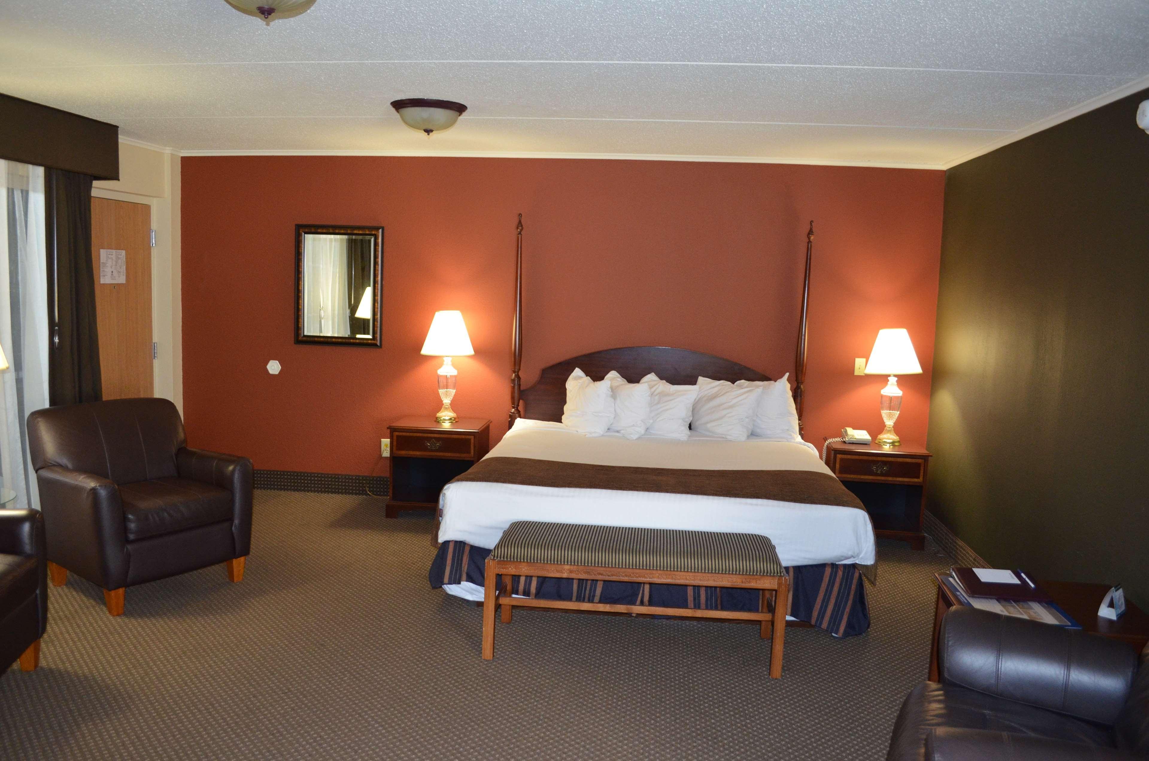 Crossroads Hotel & Event Center Fort Dodge Dış mekan fotoğraf