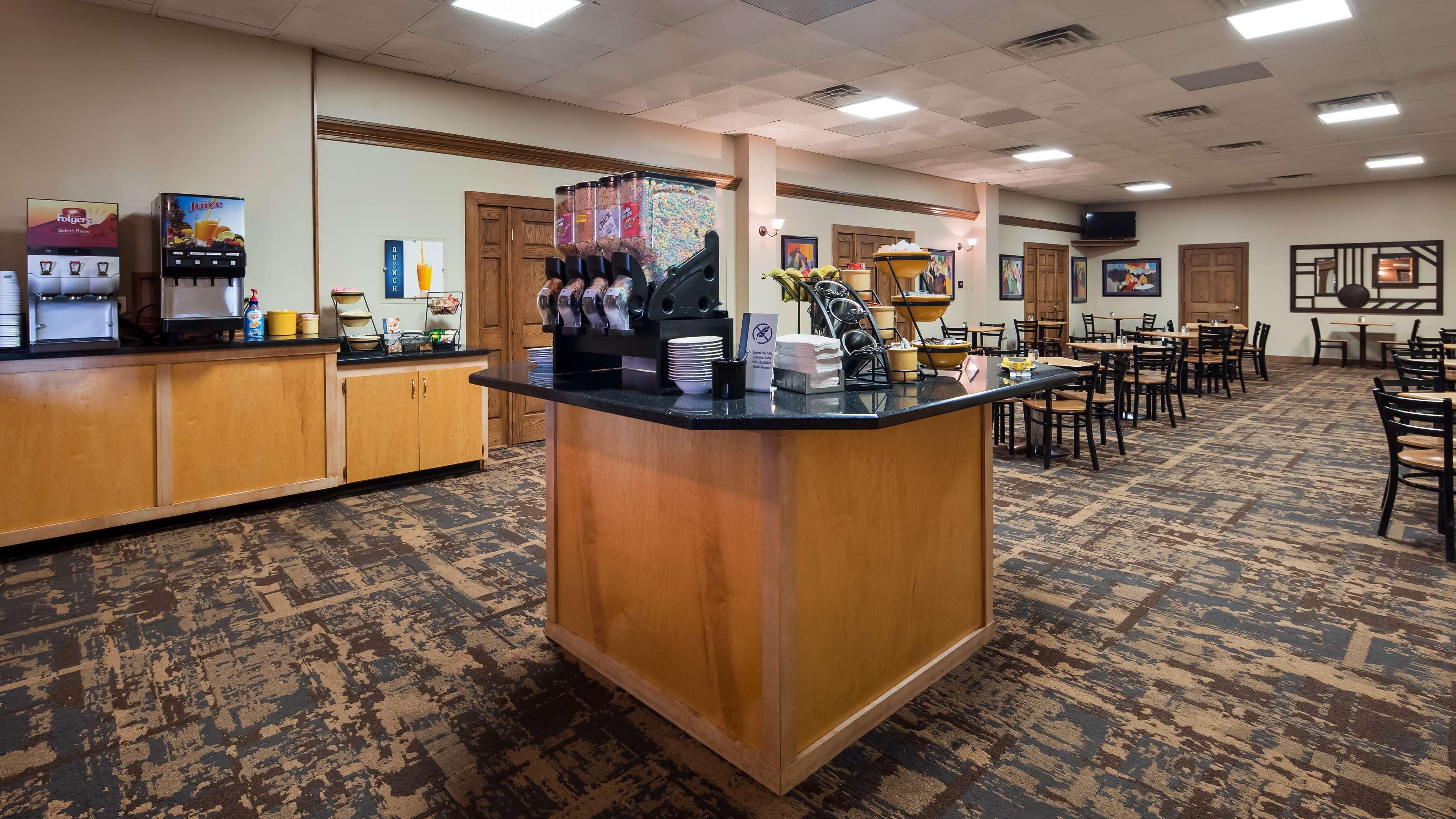 Crossroads Hotel & Event Center Fort Dodge Dış mekan fotoğraf