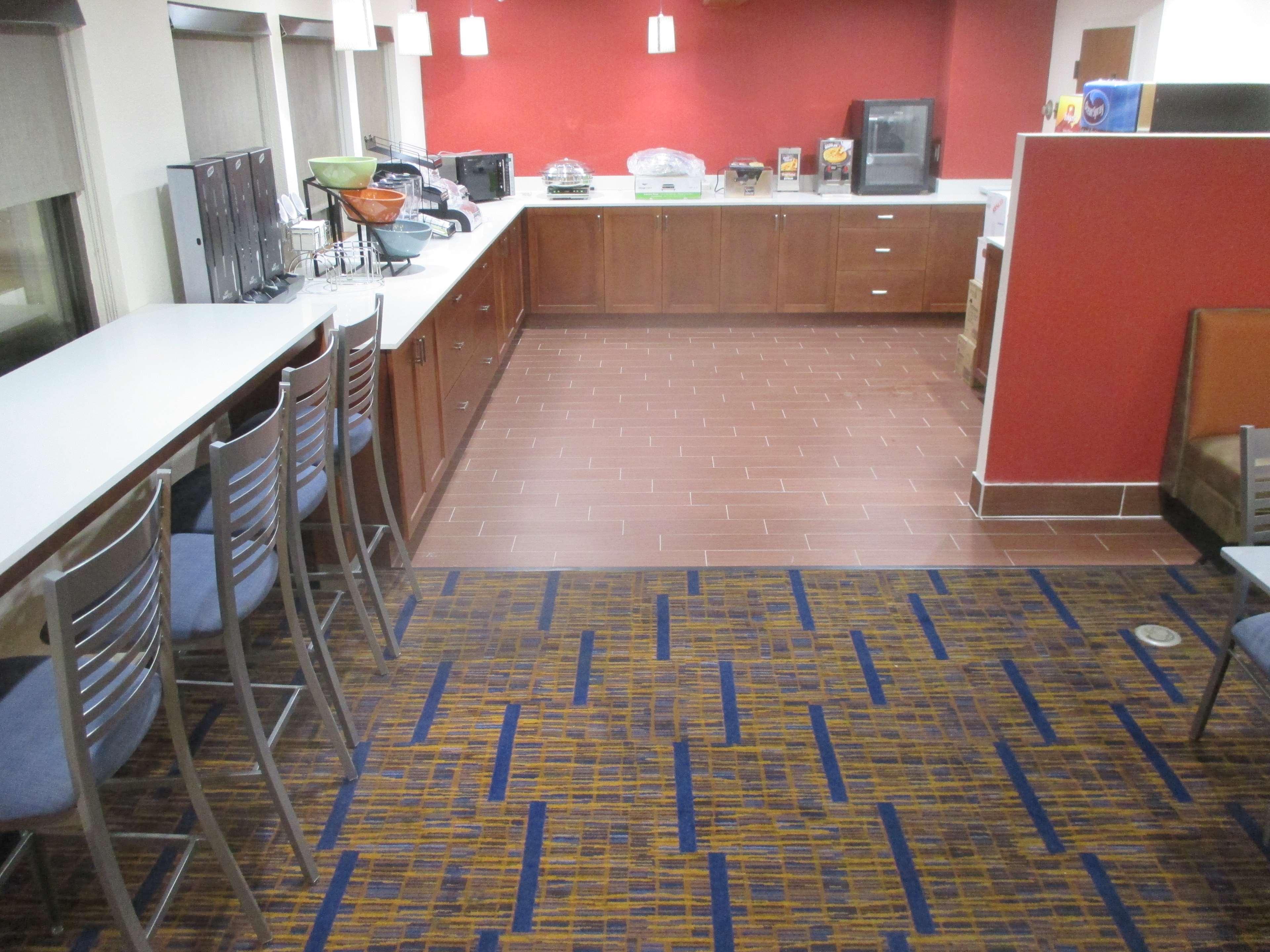 Crossroads Hotel & Event Center Fort Dodge Dış mekan fotoğraf