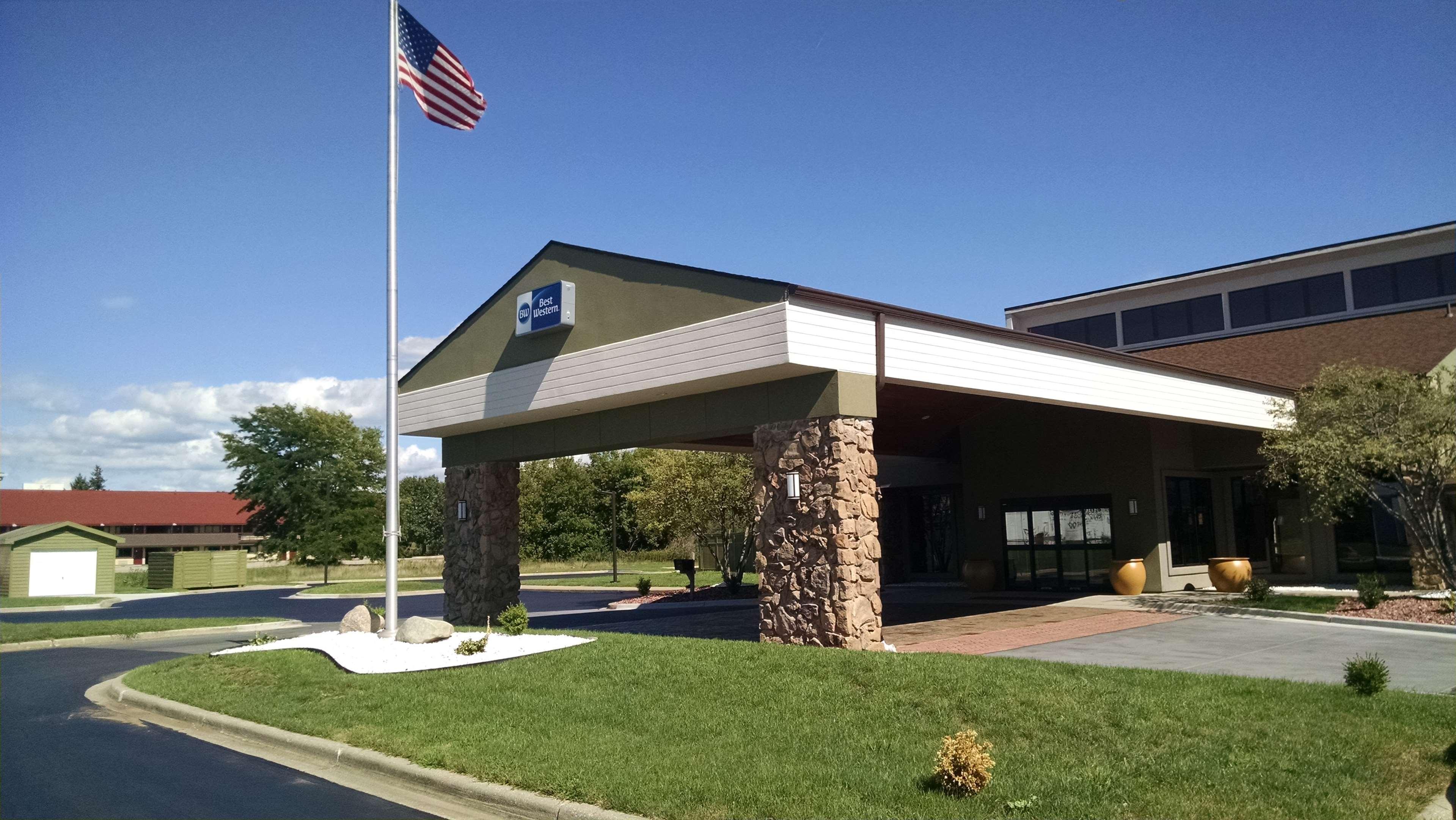 Crossroads Hotel & Event Center Fort Dodge Dış mekan fotoğraf
